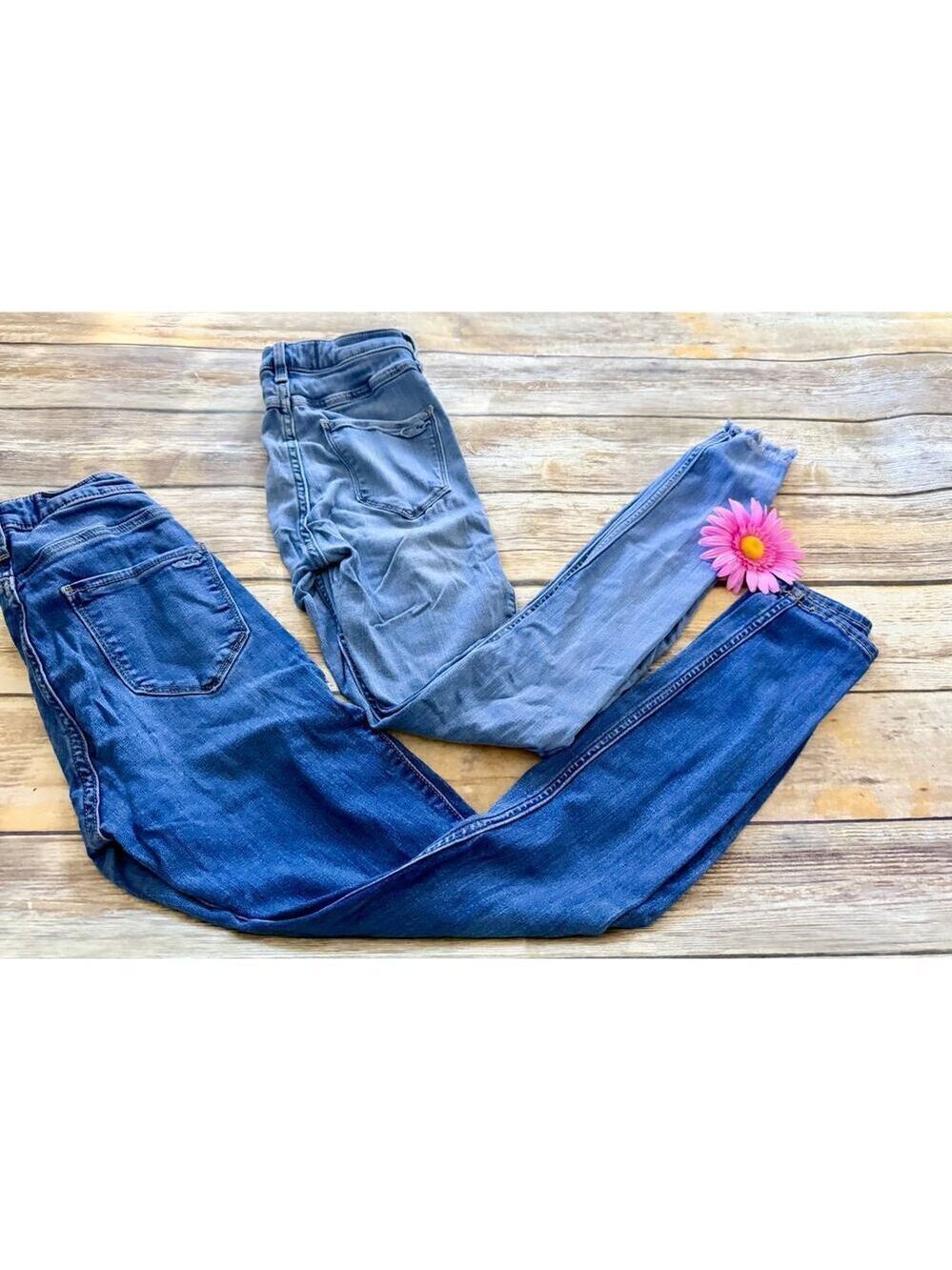 2 PAIR HOLLISTER JEANS - Picture 5 of 13